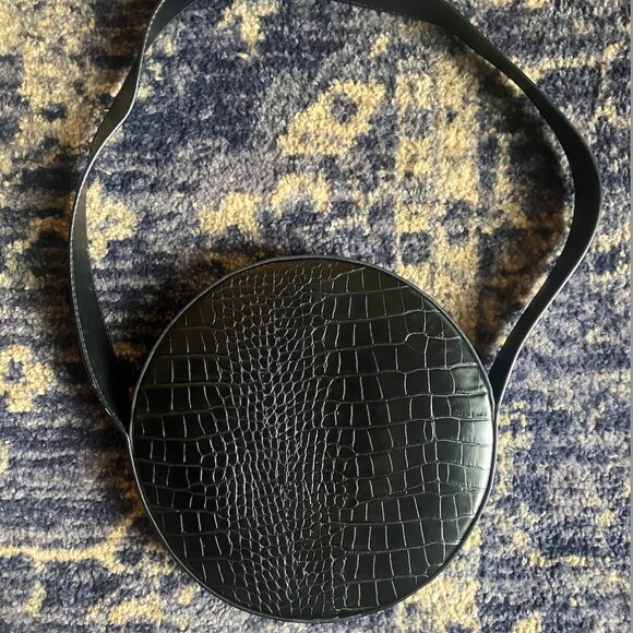 Orseund Iris Black Leather Le Circle Bag - Picture 3 of 5